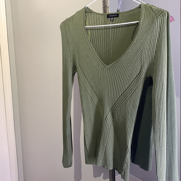 Dynamite sweater olive green size XS - Picture 3 of 4